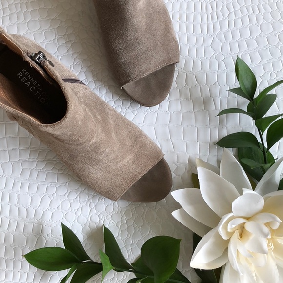 Kenneth Cole Reaction Suede Fringe Ankle Bootie - Picture 4 of 8